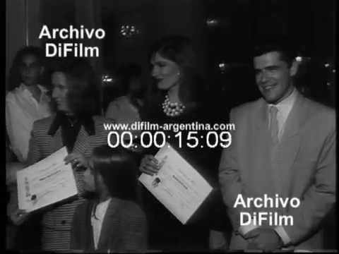 DiFilm - Entrega diplomas de los premios Martín Fierro 1992