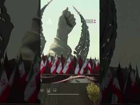 Iran unveils huge billboard showing Trump in coffin | AJ #shorts