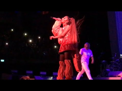 Ariana Grande & Social House “Boyfriend” live in London, Sweetener Tour PIT 2