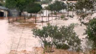 preview picture of video 'Enchente - Sto Inacio - PR - Casa Invadida pela água'