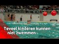 Je bent twaalf en je kunt niet zwemmen? Bij 500 Eindhovense kinderen is dit zo