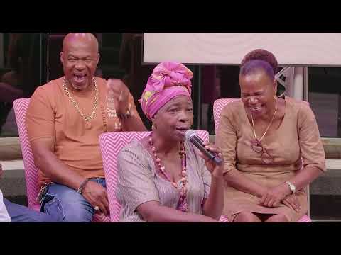 Simplemente Antoniëta: ELIA ISENIA