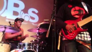 THUNDERCAT + Ronald Bruner Jr perform " MmmHmm "