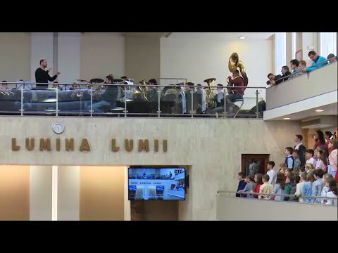 Eu sunt mic, dar Isus locuieşte-n viaţa mea · Corul de copii și Fanfara Bisericii "Elim", Timișoara