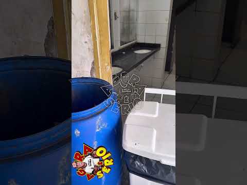JUQUITIBA A CIDADE DO VANDALISMO DESTRUÍRAM O BANHEIRO DA PRAÇA DO BECK