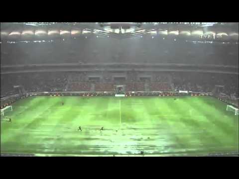 Match Poland vs England - Footbal Fans chased by security (HD)