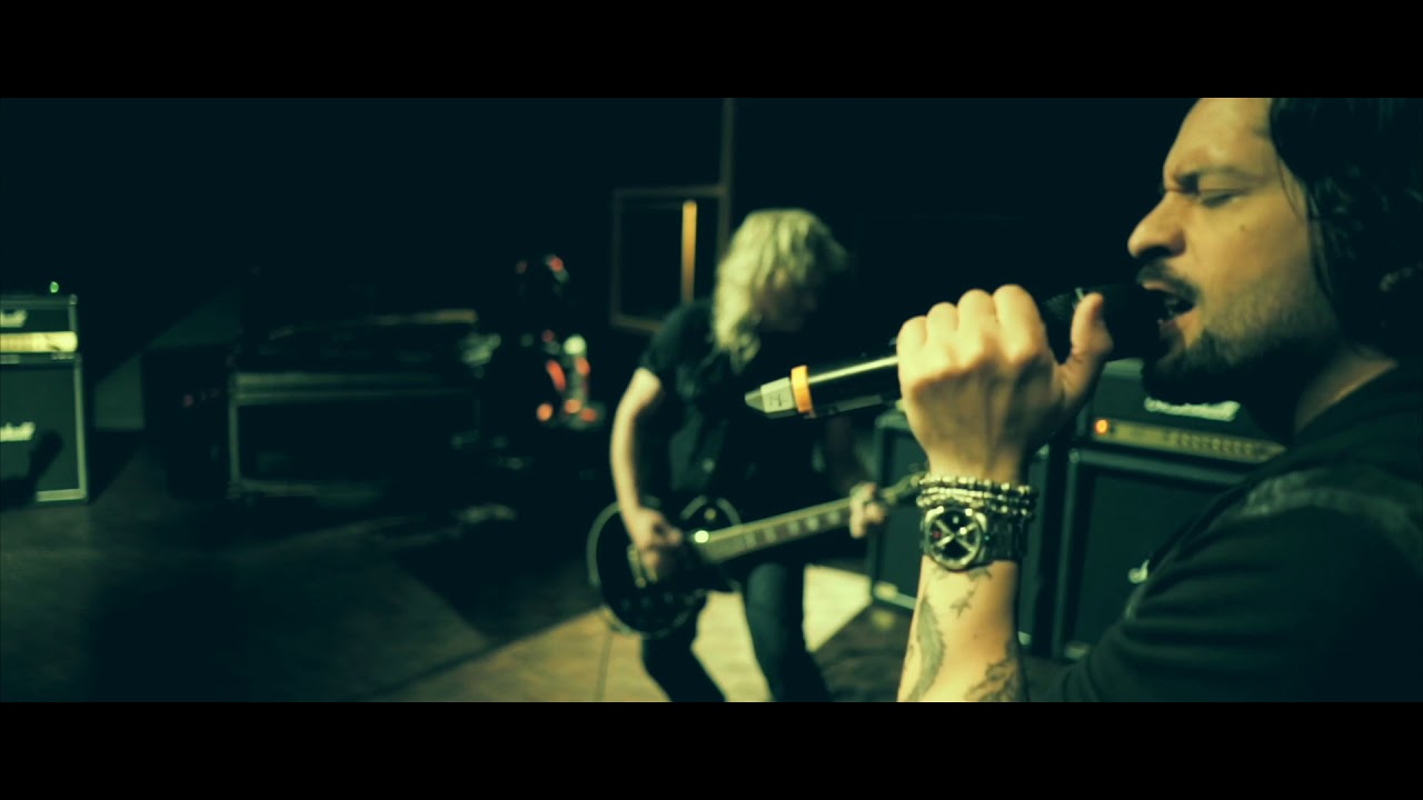CoreLeoni — Tell No Lies