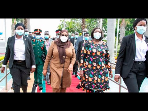 State officials receive President Samia Suluhu at JKIA