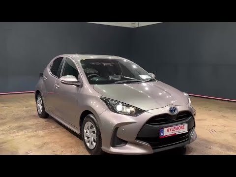 Toyota Yaris HYBRID 1.5L AUTOMATIC - CRUISE CONTRO - Image 2