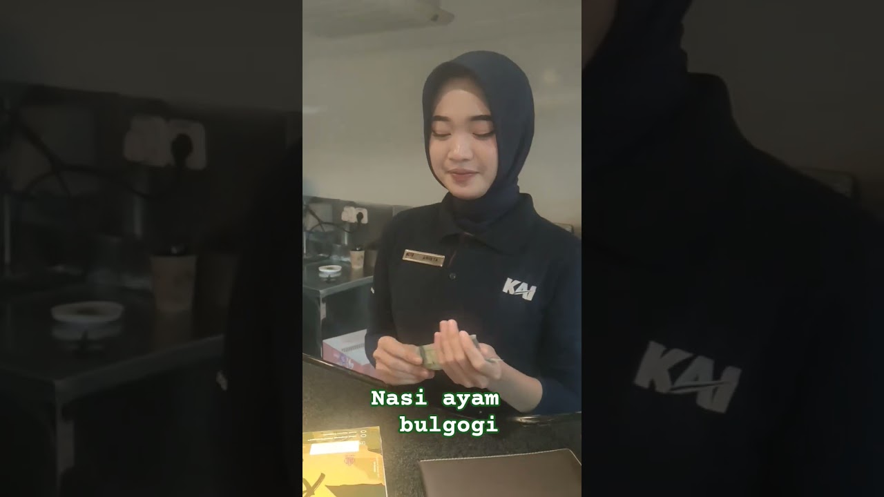 RESTORASI KERETA API : BELI MAKANAN MENU FAVORIT