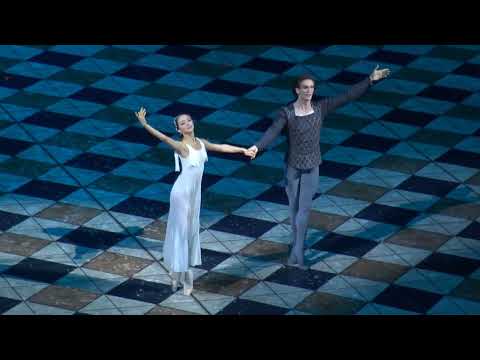 Eva Sergeenkova and Artemy Belyakov in ballet Romeo and Juliet