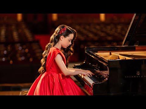 Poulenc - Improvisation No.15 in C-moll performed by Avdyugina Eva 11 years old