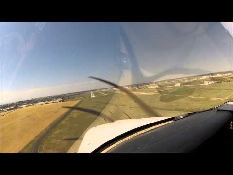 Gusty Crosswind Landing | Cirrus SR22 | Centennial, CO