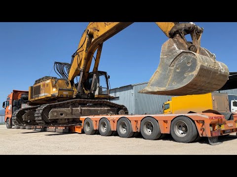 Loading And Transporting On Site The Liebherr 974 Excavator - Poultidis Transport And Lift