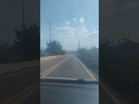 Passando pela ponte sobre o Rio Canindé na cidade de Pentecoste-CE.