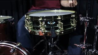 Video thumbnail for Caixa Ludwig Signature Carl Palmer LW0414CP Venus Brass 14x3,7" Snare Quick Check by Batera Clube Drum Shop
