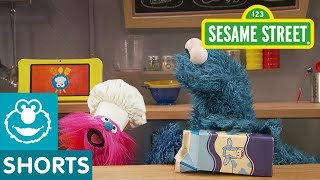 Sesame Street: Fruit Smoothies with Milk | Cookie Monster&#39;s Foodie Truck