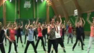 preview picture of video 'zumba 2 2010-05-15.wmv'