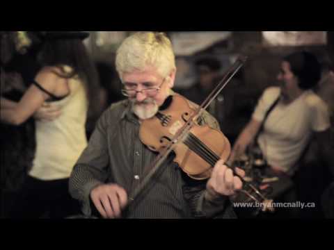 Traditional Irish Music - Brogan's Bar - Ennis, Ireland