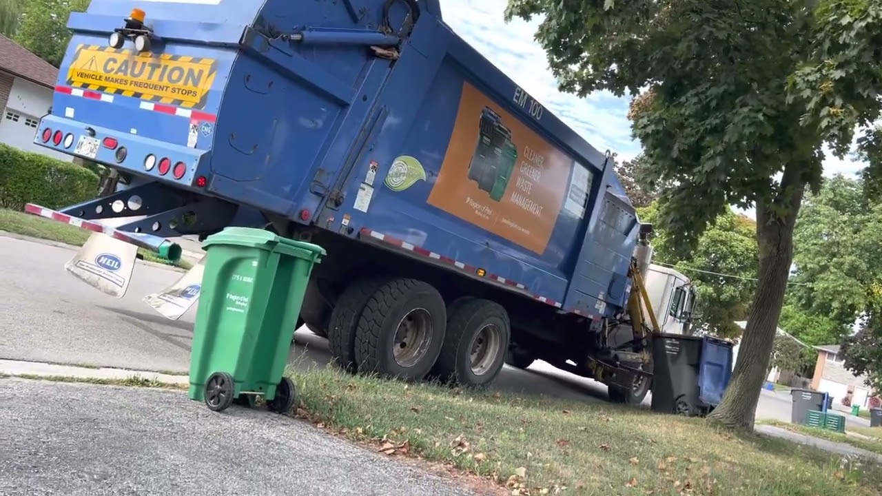 Mississauga Garbage Collection Side Loader