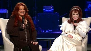 Wynonna Judd Defends Mom Naomi Against Robin Leach!