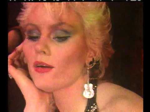 Mia Gundersen - Temptation