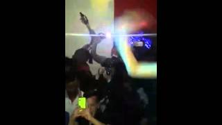 Paramba se escucha en vivo en  roma