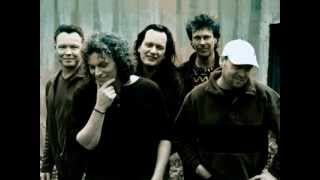 De Kast - Eltse Grins Foarby (2012) Mei tekst