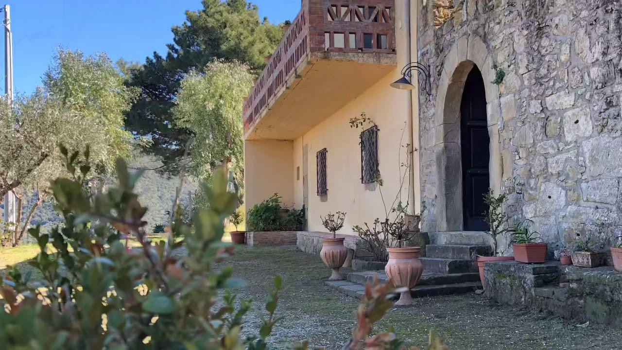 Video Fattoria Di Grenne - Azienda Agrituristica Piccolo