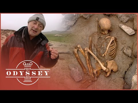 Os restos pré-históricos enterrados sob uma praia escocesa | Time Team | Odyssey