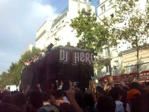 AXWELL @ TechnoParade, Paris 19 sept 09 - In The Air