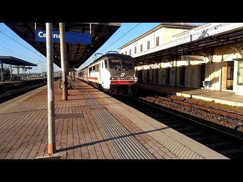Treno Intercity con E401.012 in transito a Cecina