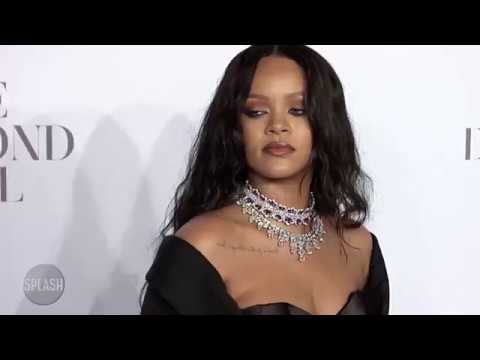 download lagu mp3 mp4 Rihanna Weight Daily Mail, download lagu Rihanna Weight Daily Mail gratis, unduh video klip Rihanna Weight Daily Mail