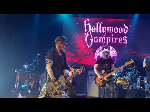 Hollywood Vampires (Johnny Depp) - Train Kept A Rollin' - Rome (08/07/2018)