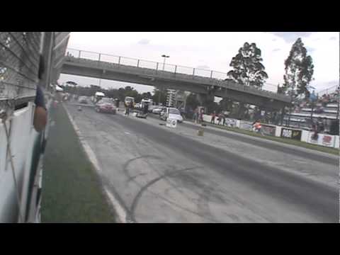 Petyfuser apavorando o mustang