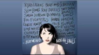 Norah Jones - Baby It&#39;s Cold Outside - Willie Nelson
