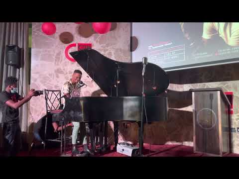 Reynolds The Gentleman - Take Me Back (Live At Alisa Hotel)