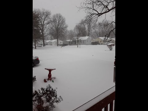 Road conditions during St. Louis snow storm
