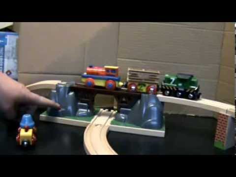 Ravensburger BRIO RAILWAY sudedamas tiltas, 33391000 video