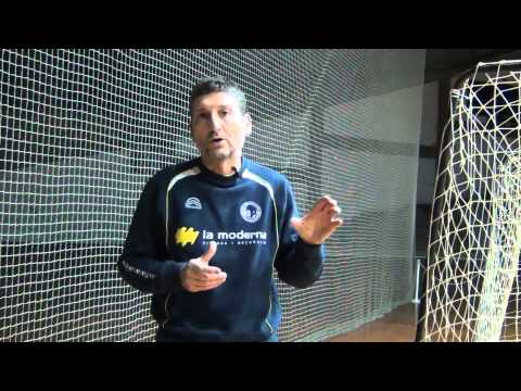 What are the positions of the players in futsal?