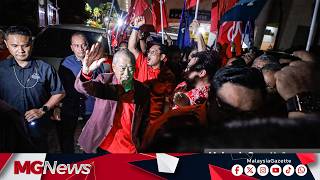 Download lagu Laungan Hidup Bersatu, Hidup Presiden, Pertahan PN Bergema Sebelum Mesyuarat MPT Bermula mp3 Download lagu Laungan Hidup Bersatu, Hidup Presiden, Pertahan PN Bergema Sebelum Mesyuarat MPT Bermula mp3