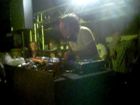 Axwell @ HamnPlan 5 '09 - "Beat It" (Live Mix)