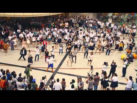 PSY   GANGNAM STYLE Flash Mob BANGKOK HD