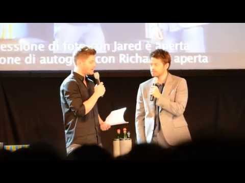 Jus in Bello 2014 (JiB5) - Jensen Ackles and Misha Collins doing a (almost) kissing scene from Hitch