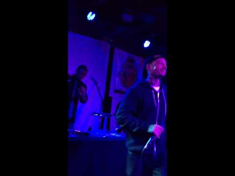 Eligh performing suffocate at the urban lounge on his therapy @3 tour