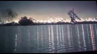 Puente de Baltimore cae tras choque de carguero, buscan sobrevivientes