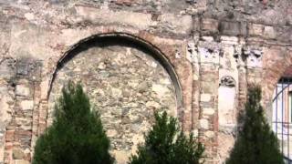preview picture of video 'MESORACA.Archi e portali in pietra,dal sec.XV al XVIII.'