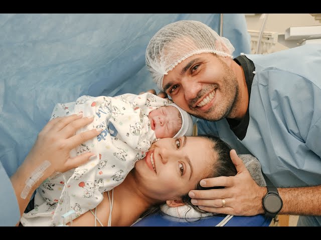 Fotografia de Parto - Newborn - Evelyn Moura Fotografia em Niterói, Rio de Janeiro - ensaio infantil - newborn de recém nascido - partos - parto em niteroi - registro de parto - maternidade são francisco - doce nascer - parto humanizado'