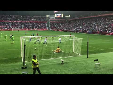 Gol de Babin al Almería visto desde la grada (Sporting 4, Almería 2).