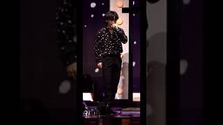 BTS Dimple Taehyung V focus (방탄소년단 뷔 보조개)